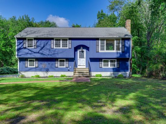 32 Thicket St, Abington, MA 02351