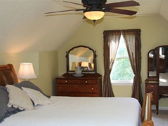 4th image of 205 River Forest Dr