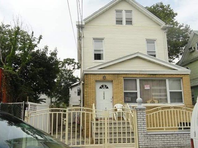 1st image of 10354 106th St