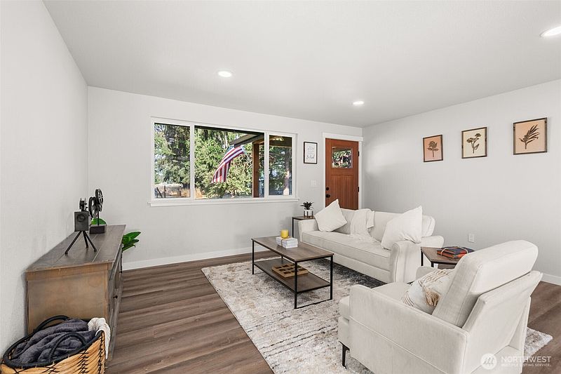 5th image of 19210 Pecan Street SW