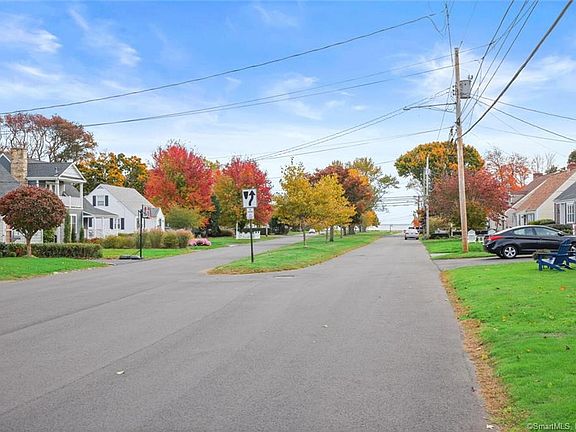 4th image of 249 Victoria Lawn