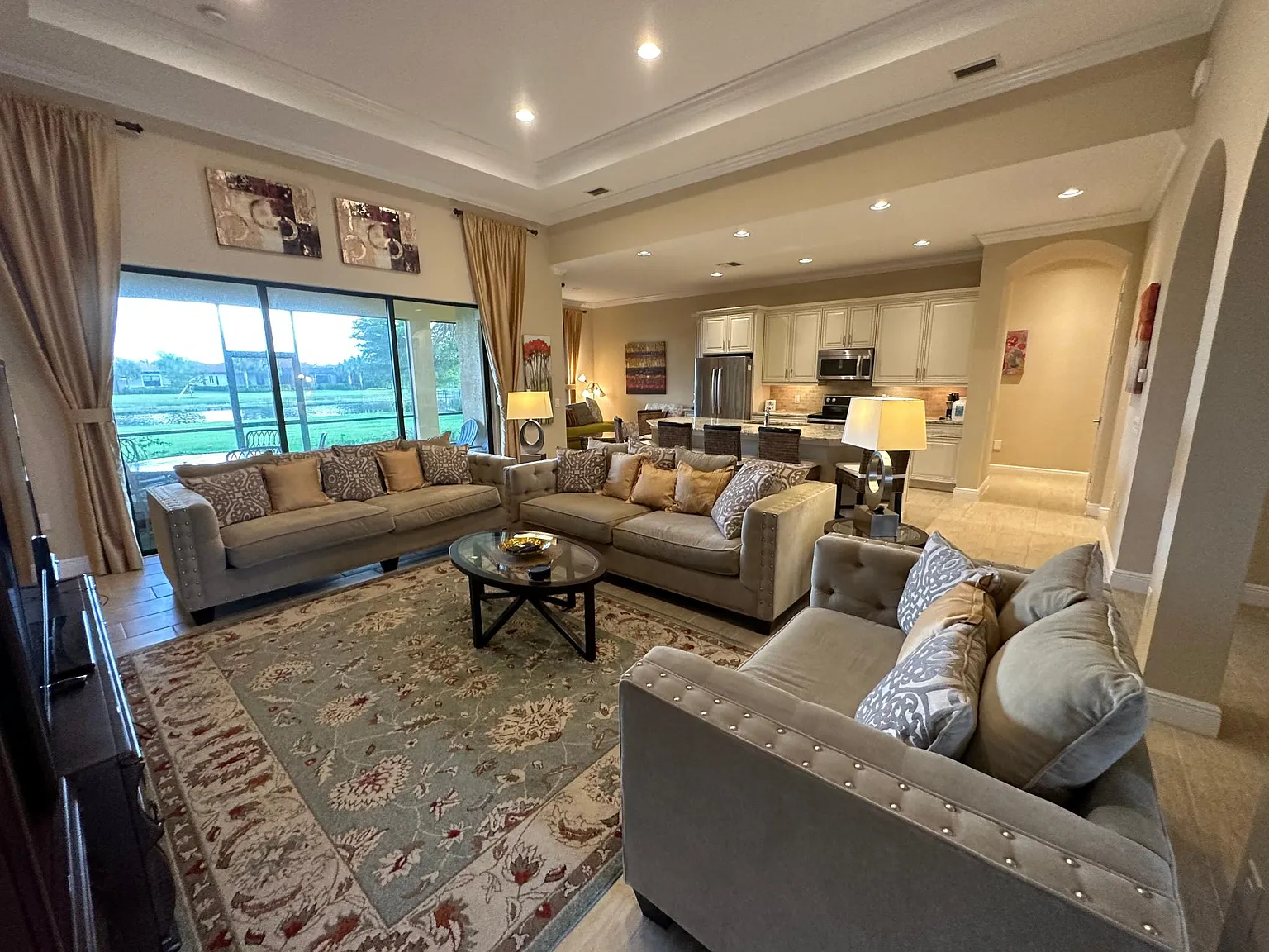 4 bed, 2.5 bath, 2466 sqft, $3,500 — Photo 4