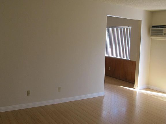 4th image of 227 N Kenwood St APT 5