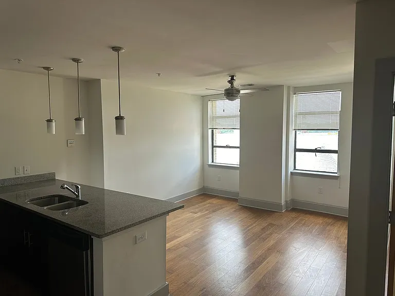 30 Franklin Apartments — Photo 28