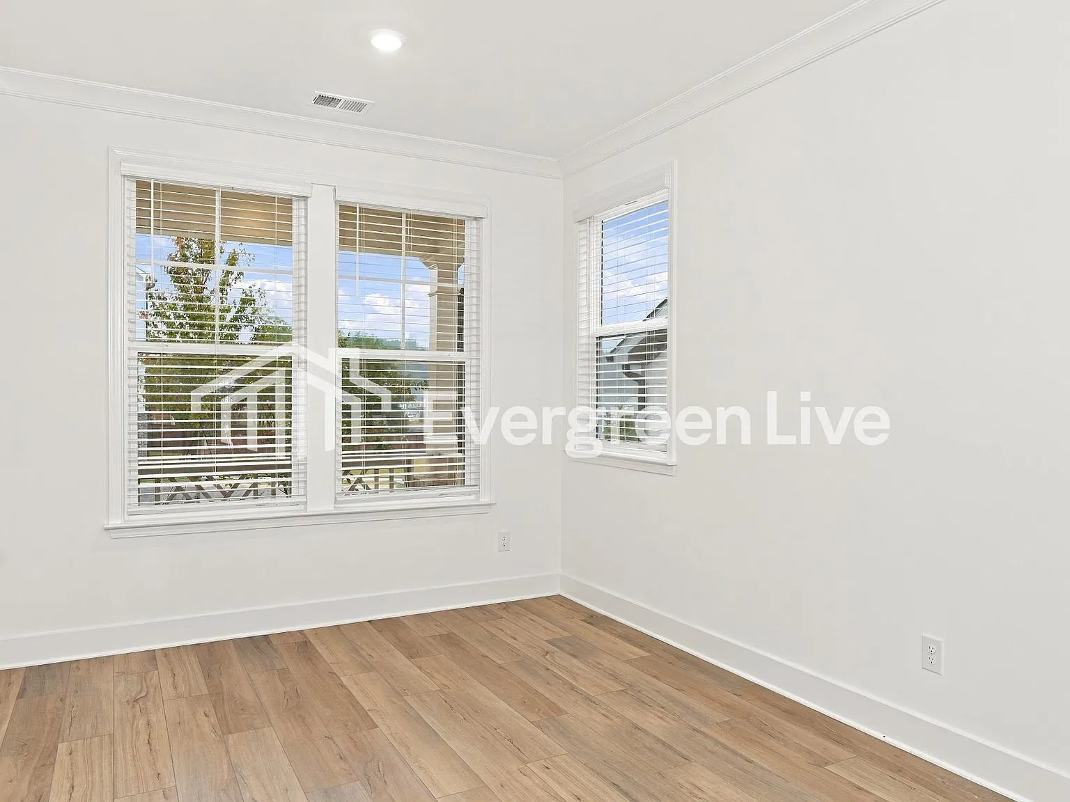 4 bed, 3.0 bath, 2249 sqft, $3,095 — Photo 3
