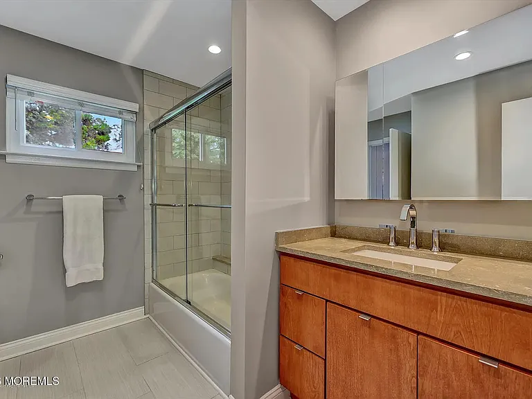 13 Helene Ct — Photo 14