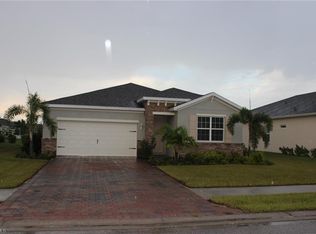 3119 Amadora Cir, Cape Coral, FL 33909
