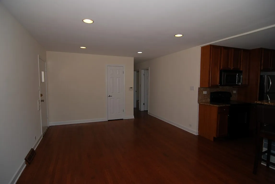 3 bed, 1800 sqft, $2,895 — Photo 4
