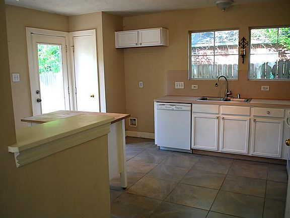 3rd image of 17135 Yeoman Way