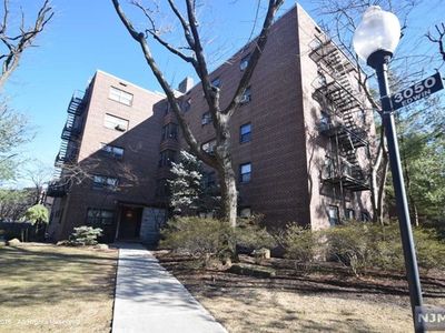 3050 Edwin Ave APT 1G, Fort Lee, NJ, 07024