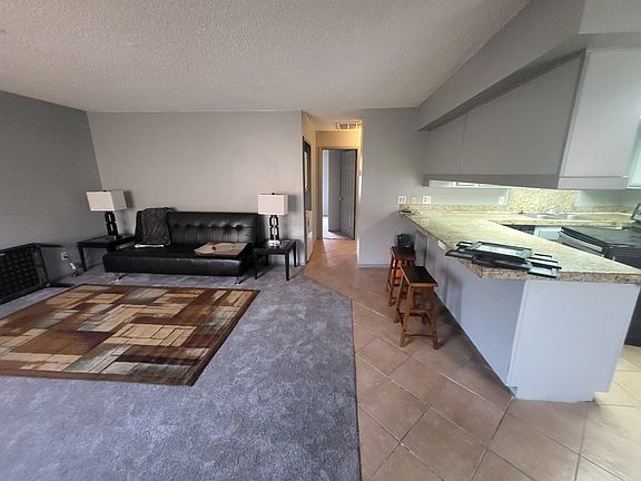 4th image of 4300 N Lamont St APT 257