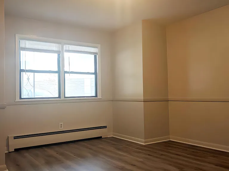 Trailway Apartments — Photo 35