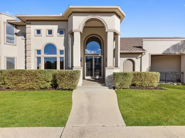 1202 Regents Park Ct, Desoto, TX 75115