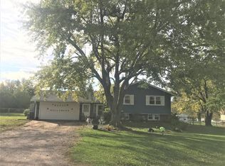 22727 Beverly Hills Ln, Council Bluffs, IA 51503