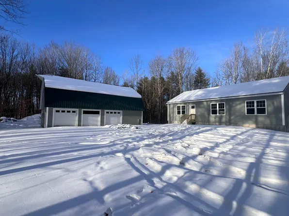 140 Raymond Hill Road, Raymond, ME 04071
