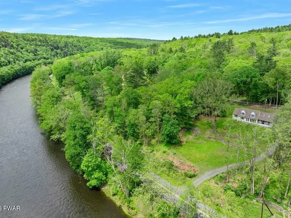 501 Towpath Rd, Hawley, PA 18428