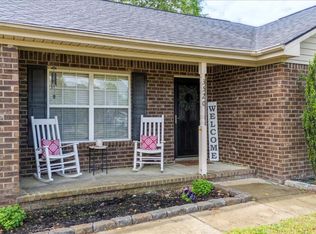 3520 Drayton Dr, Dalzell, SC 29040