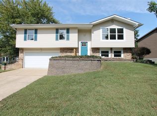 4048 Ramona Ln, Saint Charles, MO 63304