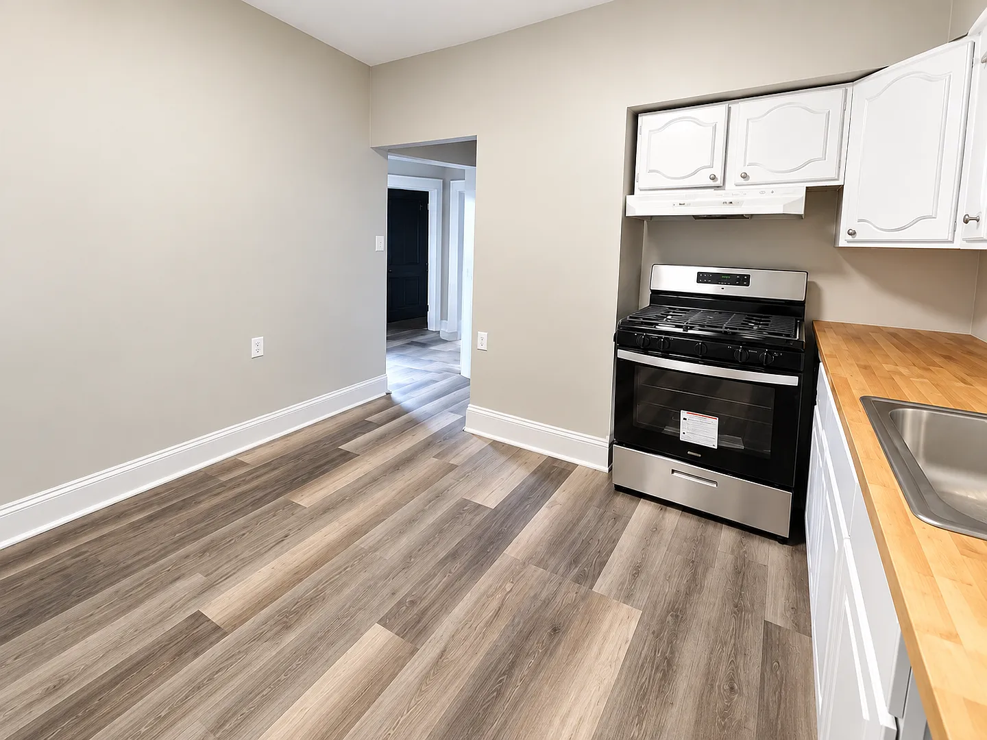 1621 Westfield Street — Photo 2