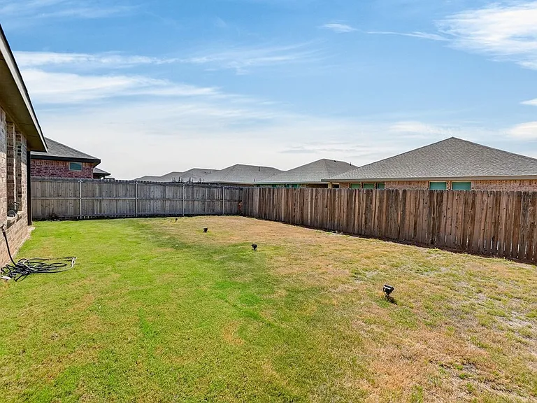 2209 Beaufort Dr — Photo 41