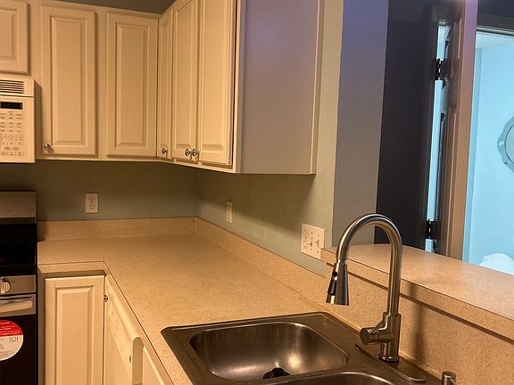 5th image of 918 Southern Creek Dr