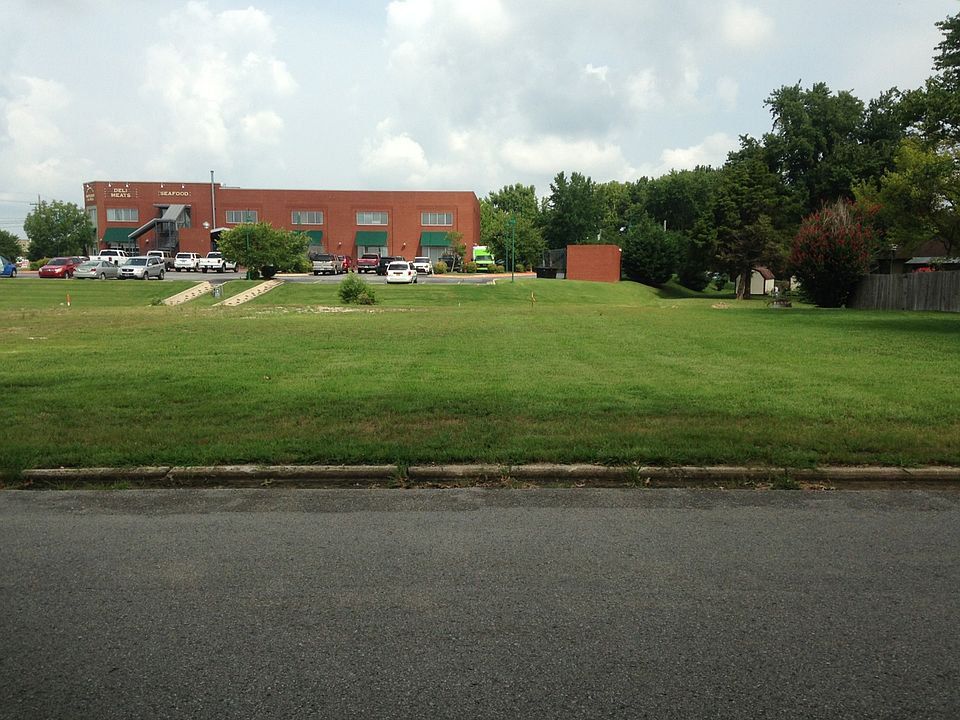 2nd image of Razorback Dr