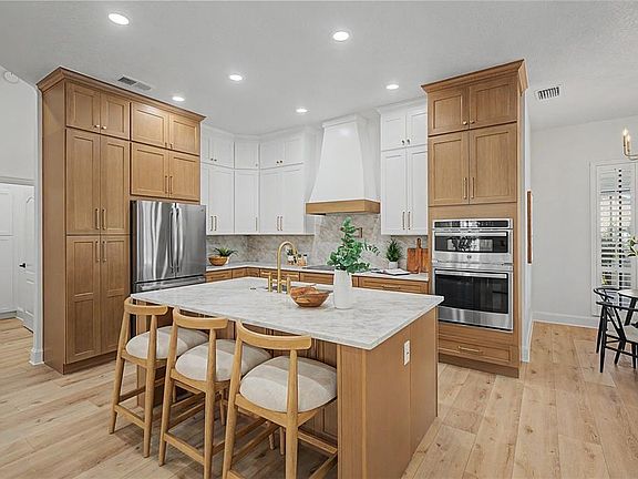 2nd image of 35 GREENHAVEN TRAIL