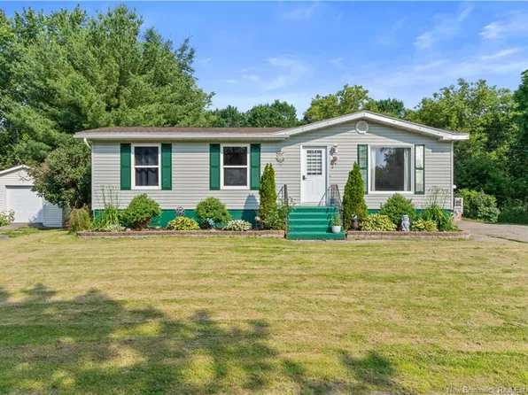 75 McLean St, Sussex, NB E4E 2G5