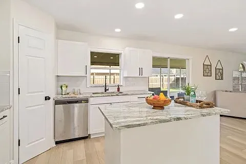 1 Coventry Ct — Photo 22