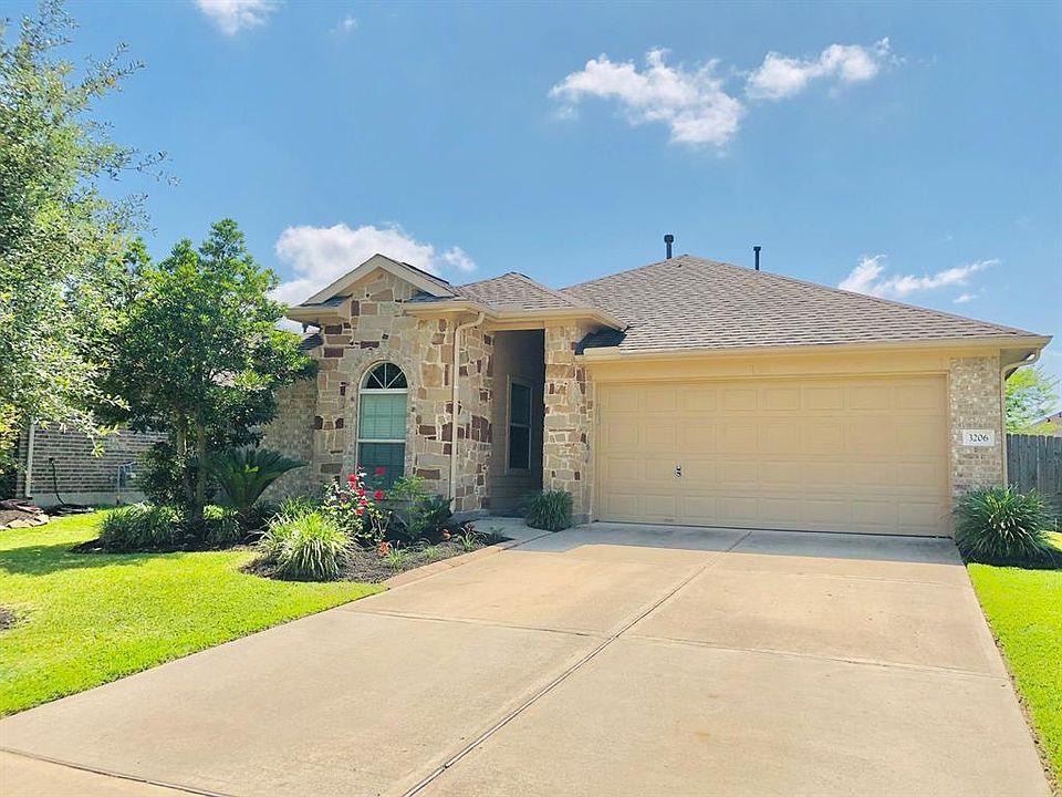 1st image of 3206 Southern Green Dr