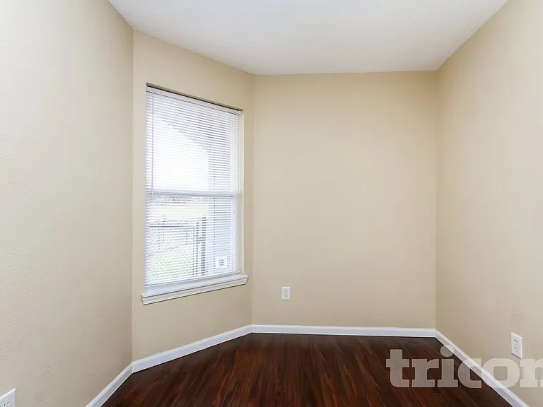 10549 Kensil St — Photo 11