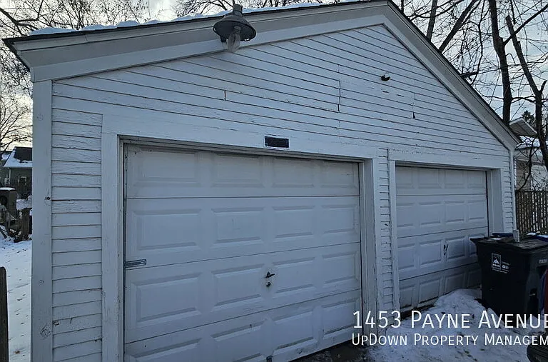 1453 Payne Ave — Photo 17