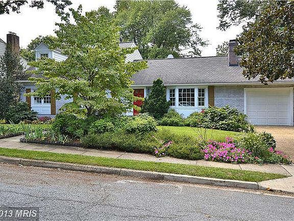 2nd image of 2806 N Dinwiddie St