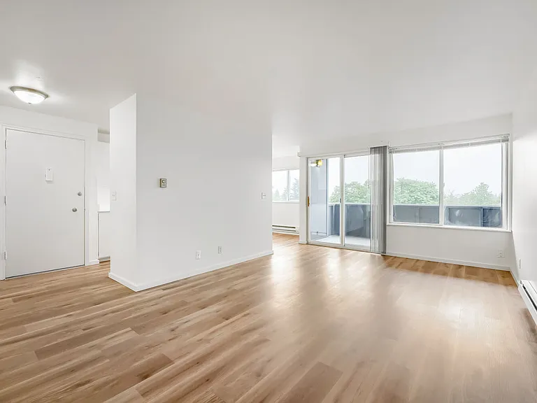 Sunset View Apartments — Photo 5