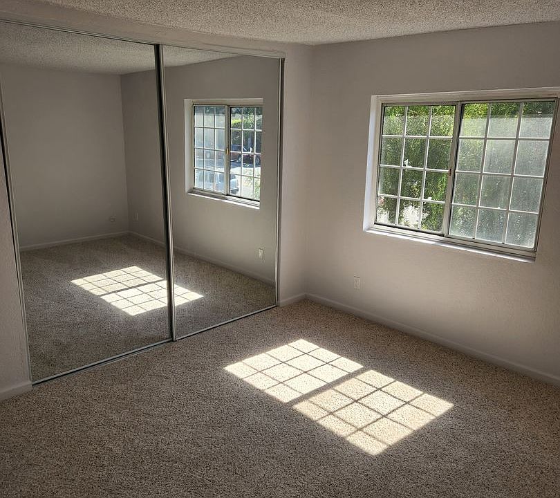 1st image of 5809 N Reseda Blvd #107