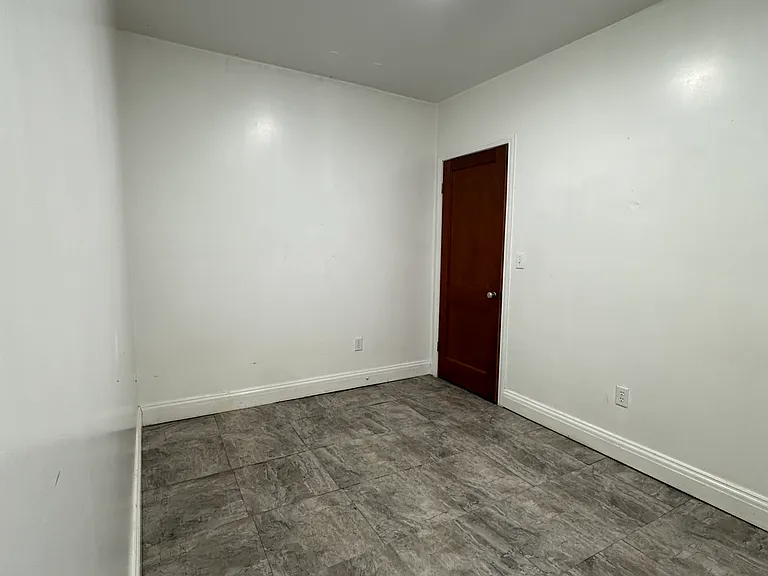 719 Main St #6 — Photo 10