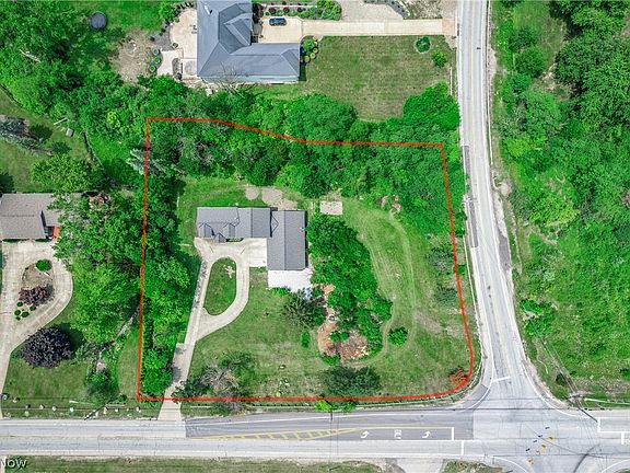 5th image of 9990 Broadview Rd