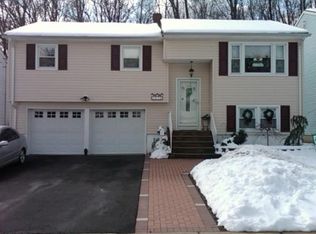 1074 Lowden Ave, Union, NJ 07083