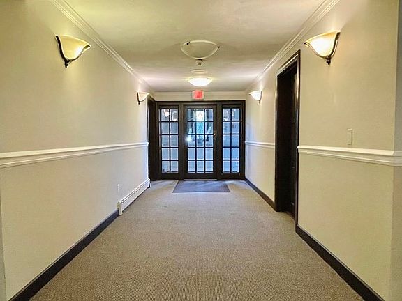 3rd image of 187 Great Rd APT B10