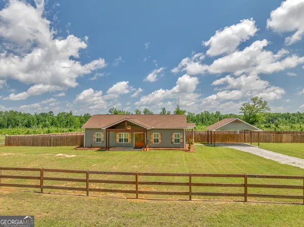 1354 Lakeway Rd, Dublin, GA 31027