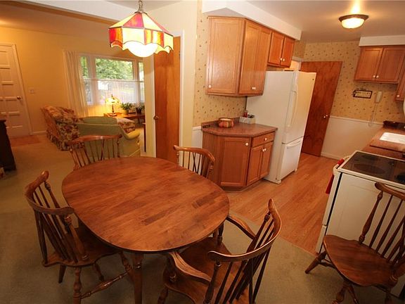 5th image of 18 Birch Ln