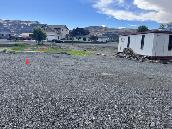 619 SW Section Avenue, Quincy, WA 98848