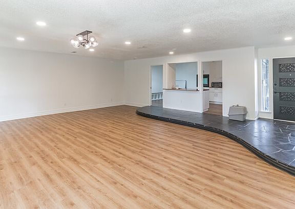 4th image of 4458 Radstock Ct