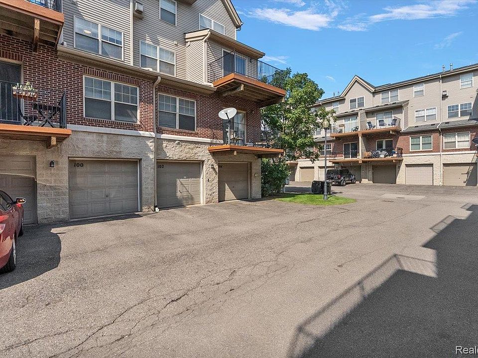 100 Adelaide St, photo 6