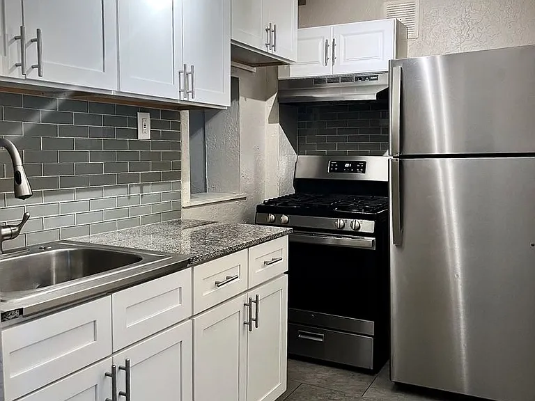 624 California Ave — Photo 2