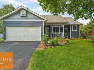 904 W Mohawk Trl, Deforest, WI 53532