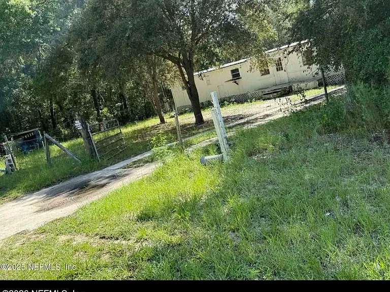 707 Dawn Ave — Photo 1