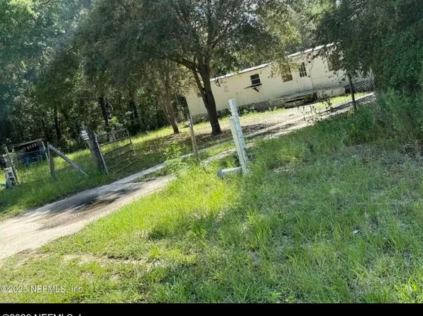 707 Dawn Ave, Interlachen, FL 32148