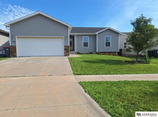 4200 W Thatcher Ln, Lincoln, NE 68528