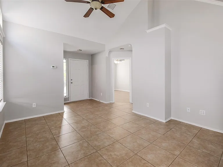 1715 Lost Maples Loop — Photo 6
